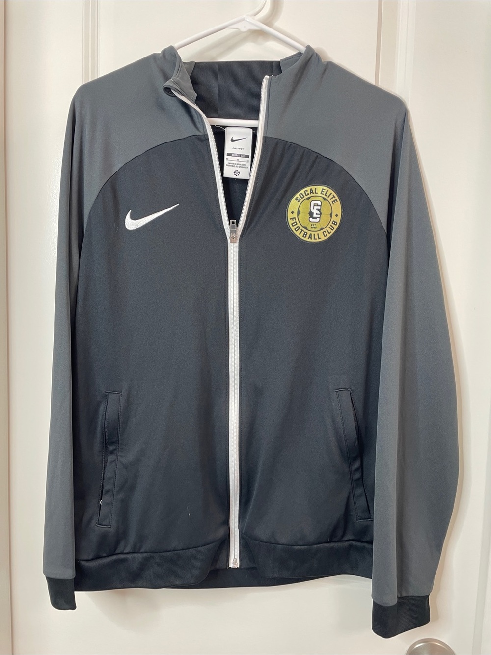 Nike Men’s Dark Gray and Light Gray Full-Zip Performance Jacket